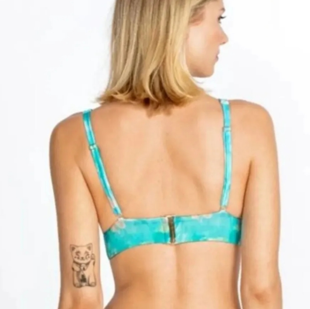 Calme by Johnny Was Bikini Top in Blue multi tie-dye adjustable size XS - Picture 2 of 9